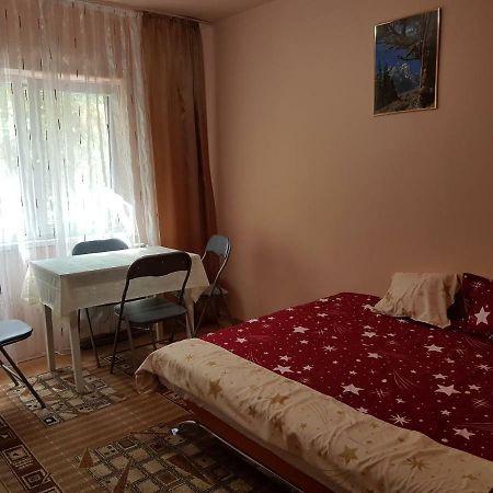 Appartement Apartament Aura à Oradea Extérieur photo