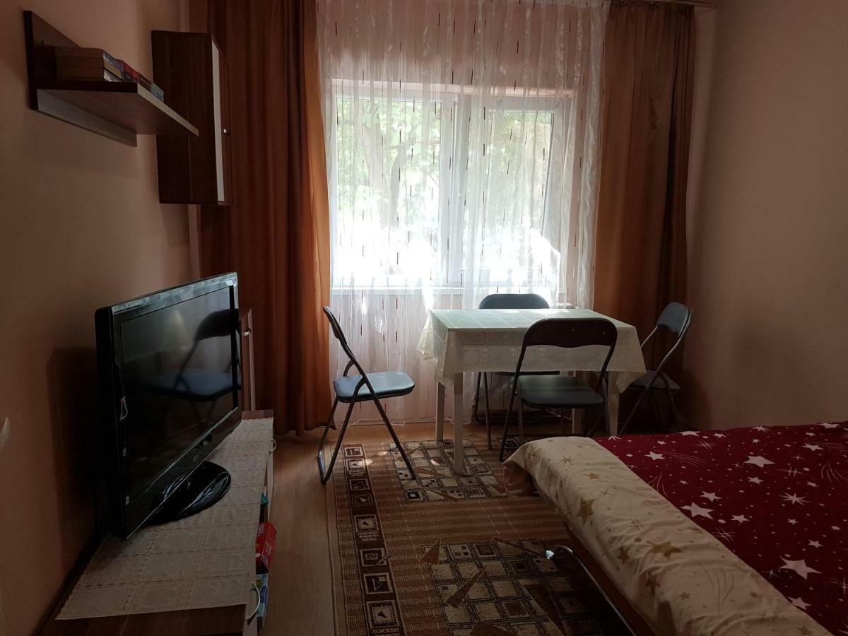 Appartement Apartament Aura à Oradea Extérieur photo